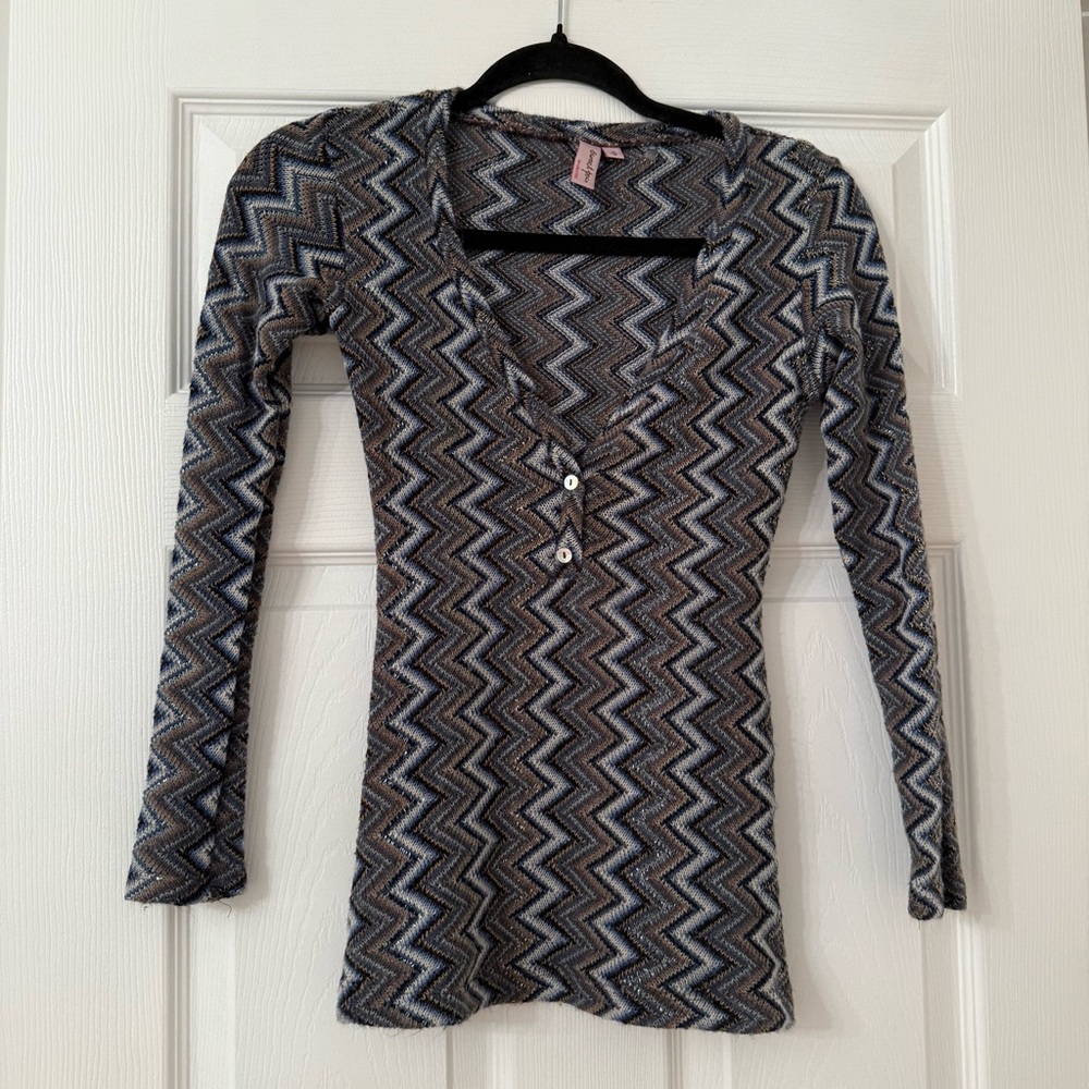 Sweet Pea Patterned Long Sleeve Knit Top